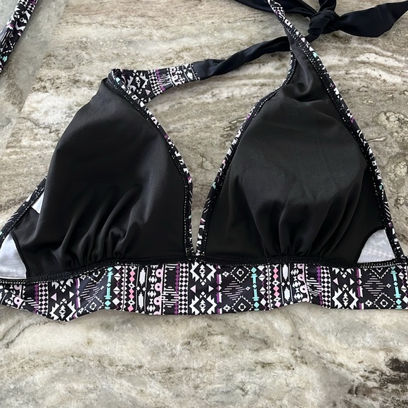 Bathing suit/ Halter top with shorts. - Picture 3 of 5